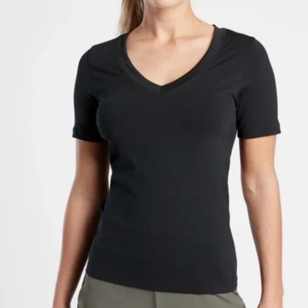 EUC Athleta Renew V Neck Ribbed Short Sleeve Tee Shirt Top Athleisure Medium